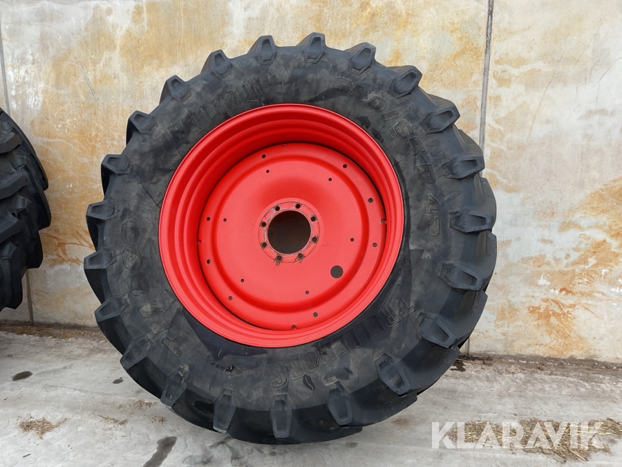 Traktordäck med fälg Trelleborg TM800 2st  650/65R42