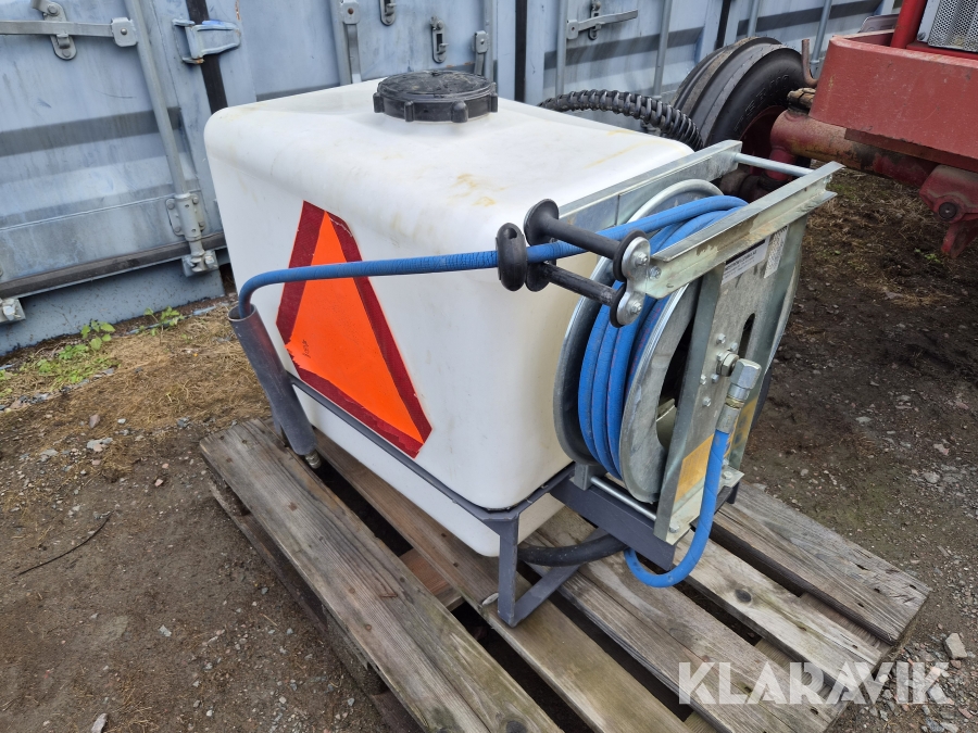 Tank med slangvinda Lindströms Trepunkt kompakt traktor