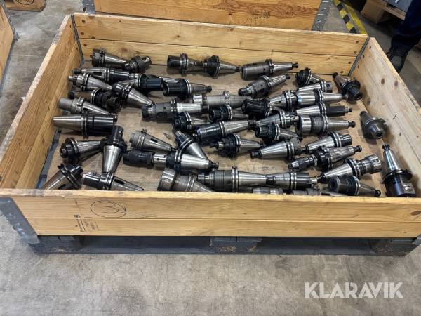 Parti med borr och fräschuckar ISO 45