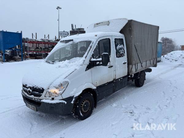 Lätt lastbil Mercedes-Benz 313 CDI med bakgavellyft