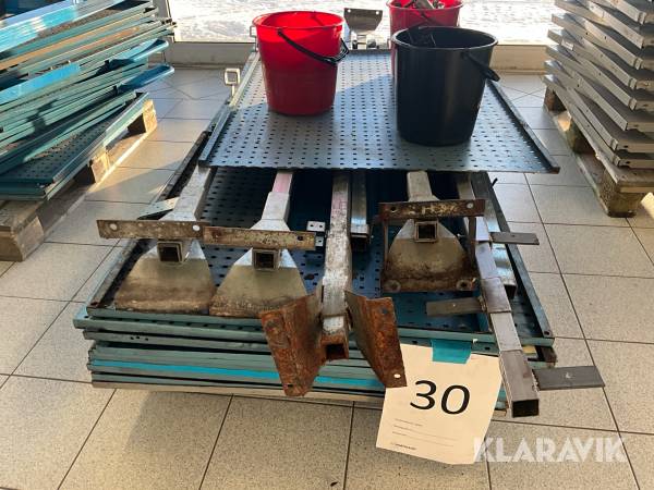 Verktygstavlor med diverse upphängningsmaterial