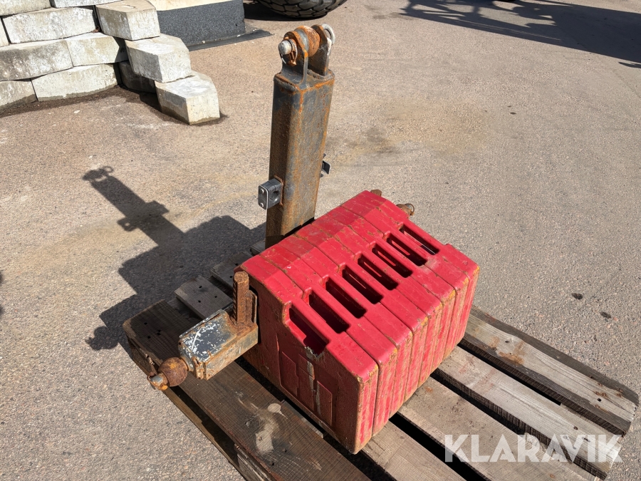 Frontvikter  8 st IH ca 42 kg/ st
