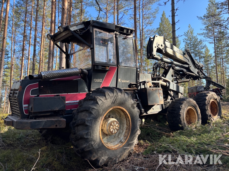 Skördare Valmet 892