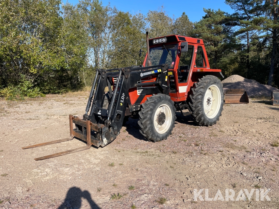 Traktor Fiat 580 DT med lastare
