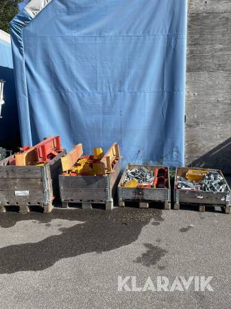 Diverse pallställstillbehör 5 pallar