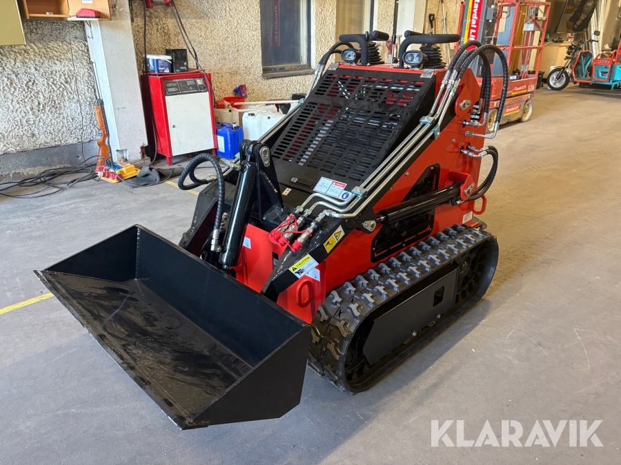 Redskapsbärare/ Skid steer Homejob 380