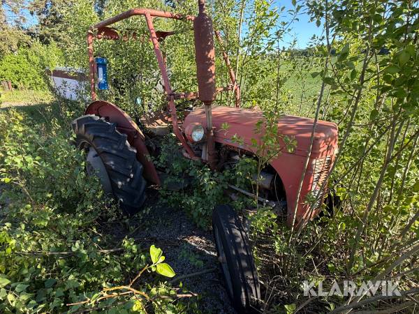 Traktor Massey Ferguson Grålle