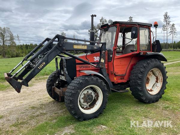 Traktor med lastare Volvo BM Valmet 305 4st redskap