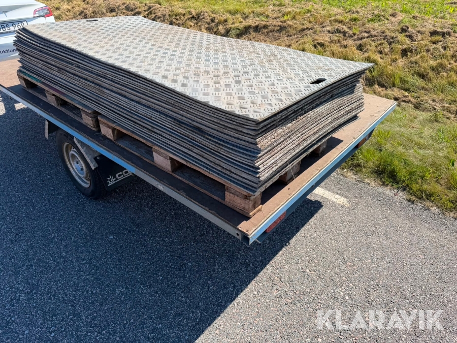 Plastkörplåtar 28 st