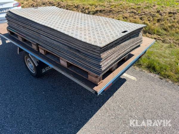 Plastkörplåtar 28 st