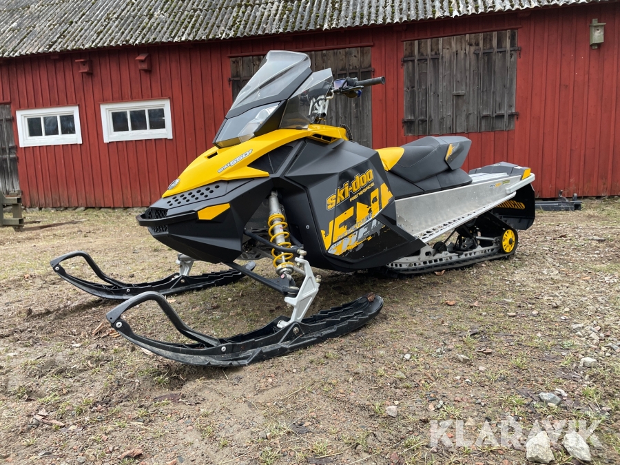Snöskoter Ski-doo Renegade 550F