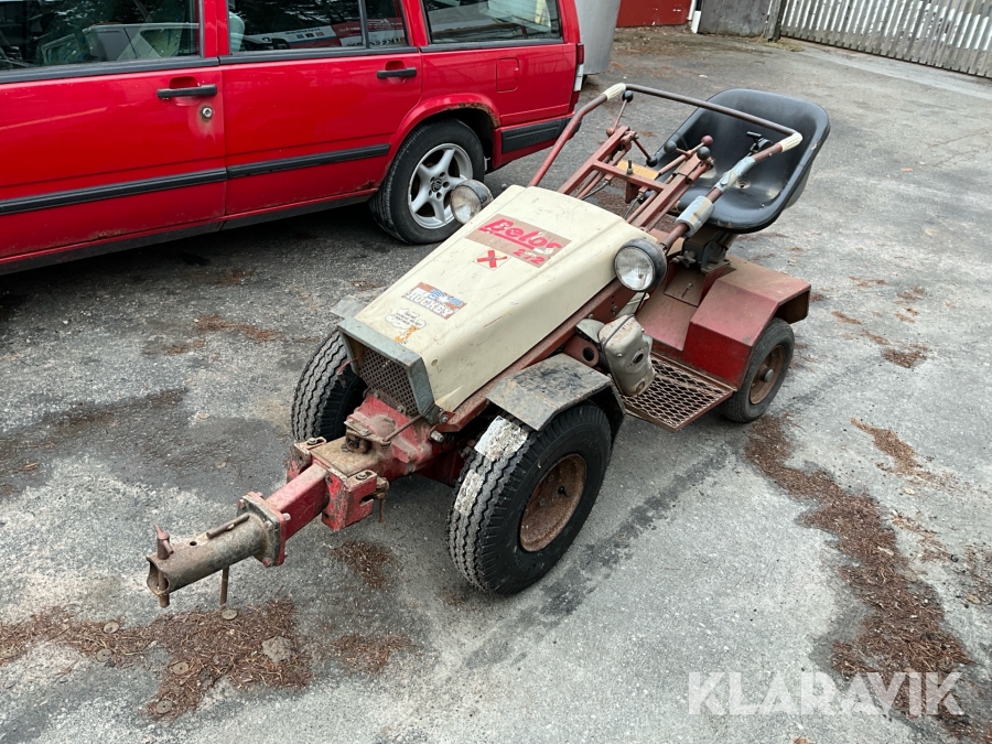 Redskapsbärare Belos 272 med Plogblad