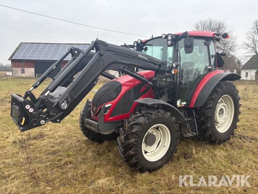 Traktor Valtra A95 HiTech med lastare & balgrip