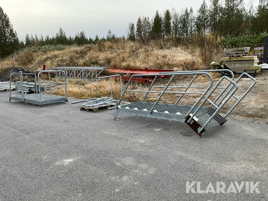 Trapp med plattform