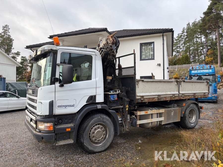 Kranbil Scania P94GB med HMF RCL 5200 kran