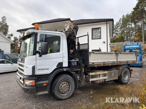 Kranbil Scania P94GB med HMF RCL 5200 kran