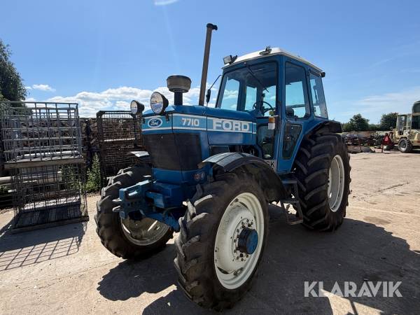 Traktor Ford 7710