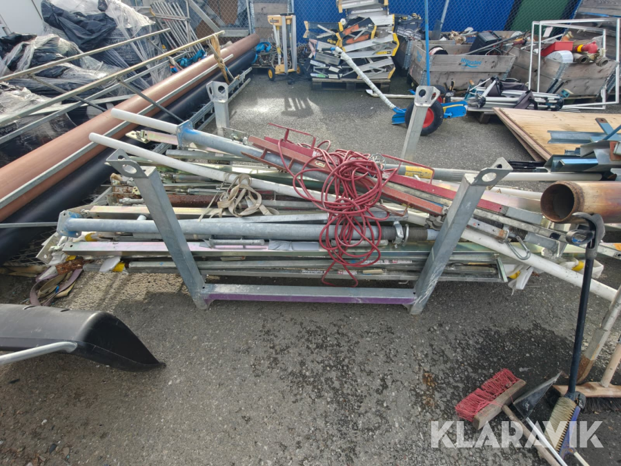 Blandat byggmaterial i ställ