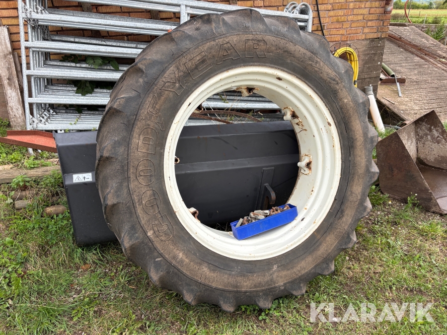 Dubbelmontage Goodyear 16.9R38 1st med spännkrokar