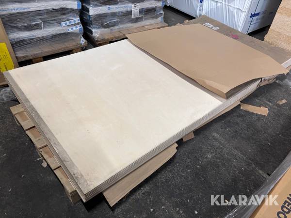 Plywoodskiva 2450x1225x12/10 mm 7 st