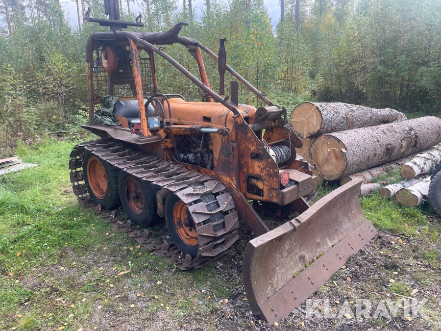 Bandtraktor Fiat 400LV med redskap