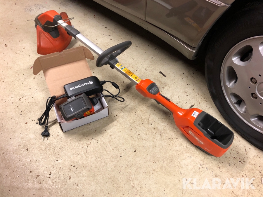 Trimmer Husqvarna 115 iL med batteri och laddare