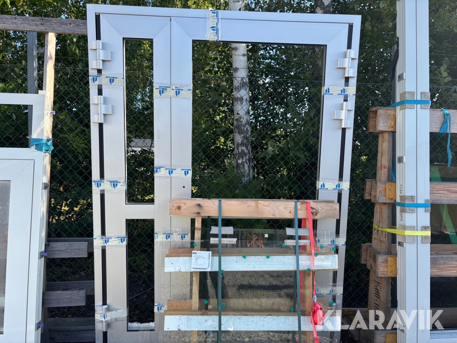 Entreparti/ Dörr Vänerfasader med glas 2070x1565mm