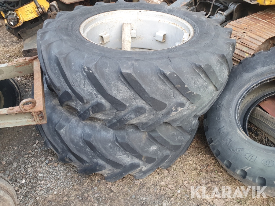 Traktordäck  2st Taurus 20.8R38