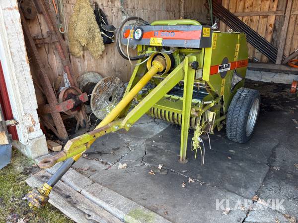 Minirundbalspress Wolagri R500 med två plastare