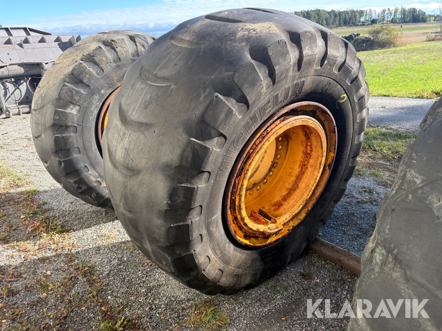 Däck på fälg Michelin 30/65R29
