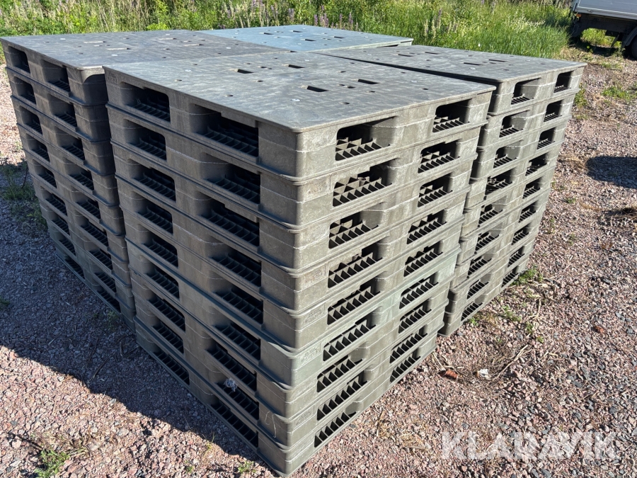 Parti med plastpallar 110x110 36st