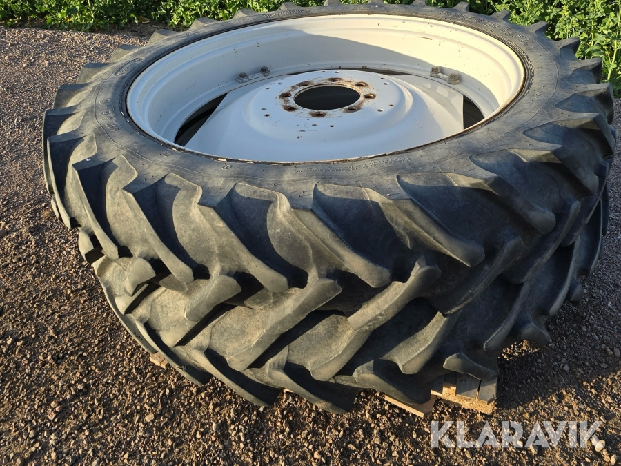 Radodlingsdäck Taurus 12,4 R46
