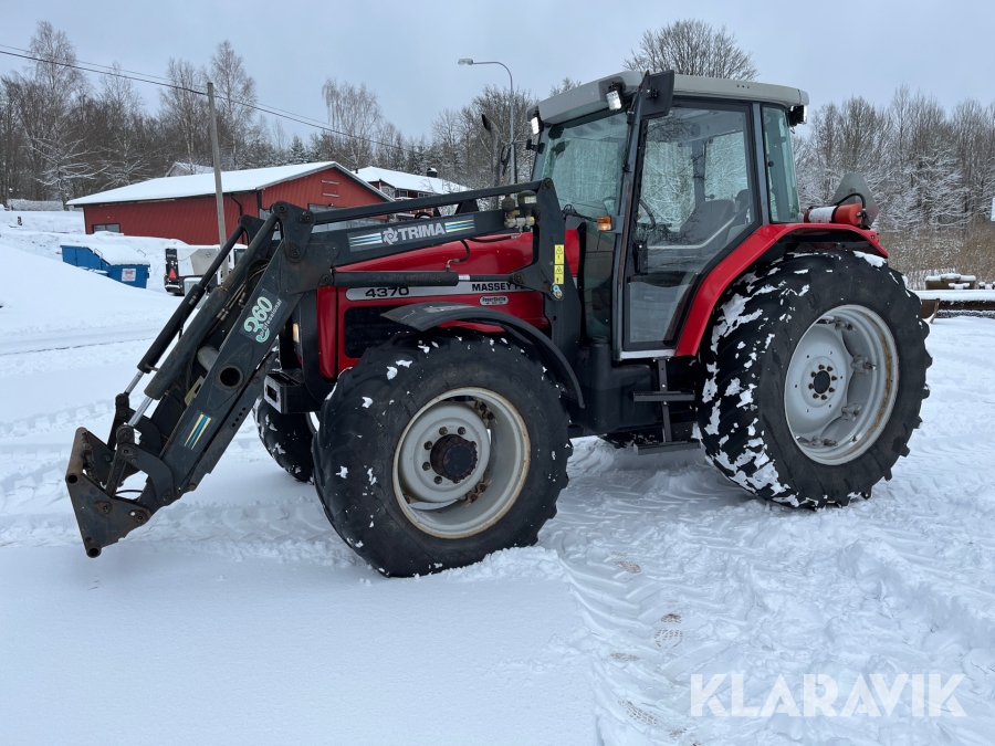 Traktor Massey Ferguson 4370 med lastare