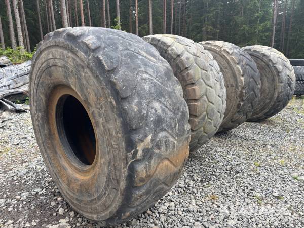 Däck Michelin 26.5R25 4st
