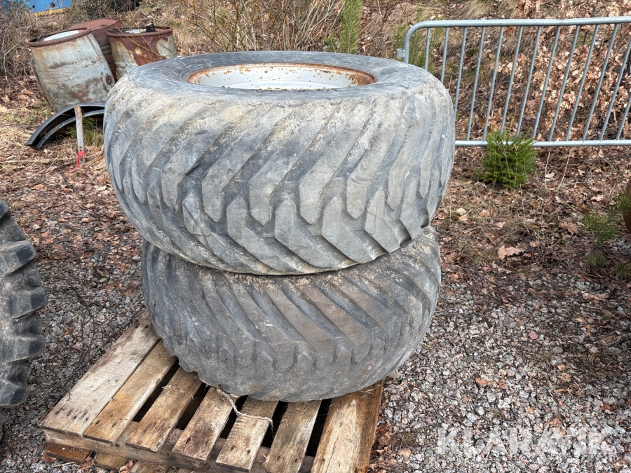 Däck på fälg 500-22,5 2 st