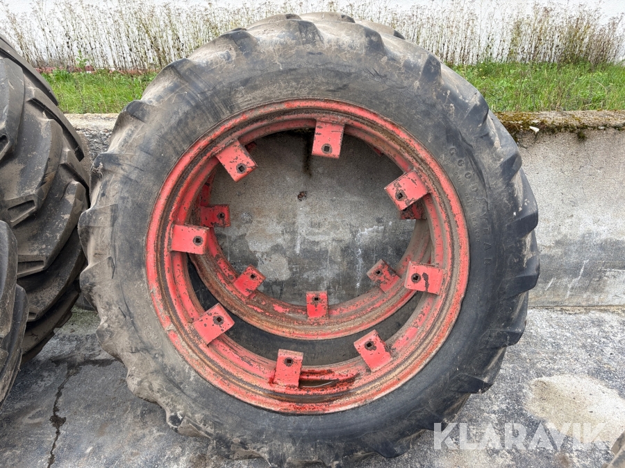 Dubbelmontage 13.6R38 Goodyear Super Sure Grip Tractor 2st