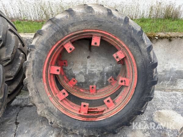 Dubbelmontage 13.6R38 Goodyear Super Sure Grip Tractor 2st