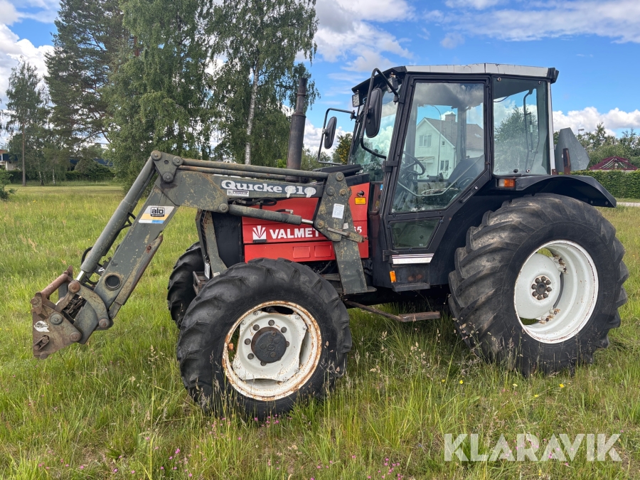 Traktor Valmet 465 med frontlastare