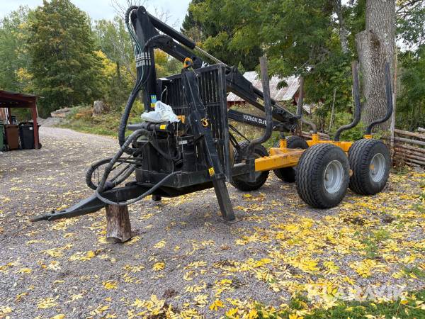Skogsvagn FTG Moheda M101 med kran K41T