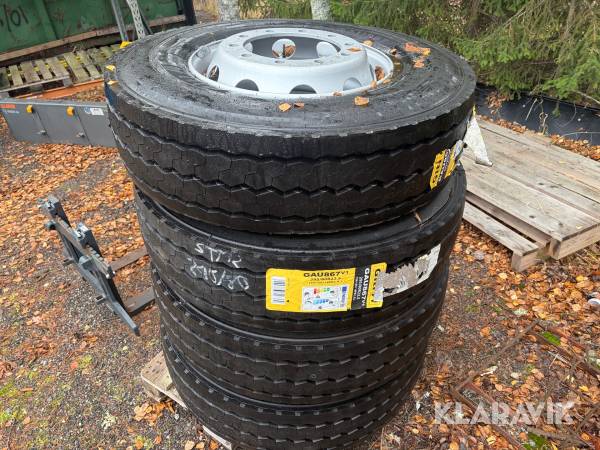 Däck & fälg Giti GAU867 förstärkt däcksida 295/80R22.5 4 st