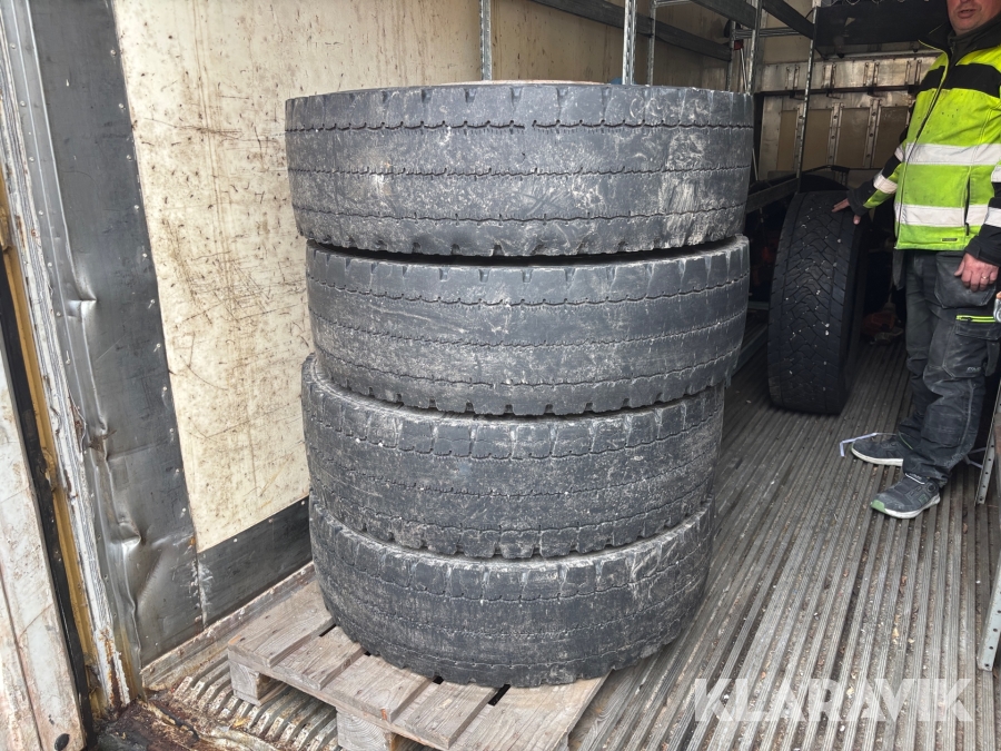 Lastbilsdäck 295/80R22,5 4 st
