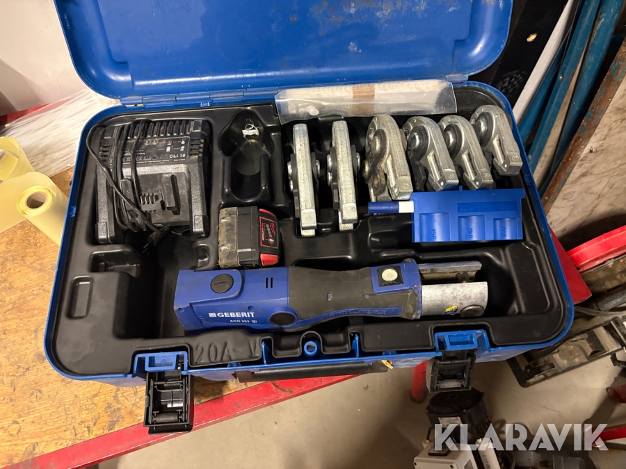 Pressmaskin Geberit ACO 203 plus Med M-käftar 12-35