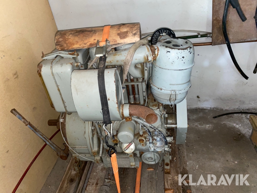 Dieselmotor med växellåda 2-cylindrig.