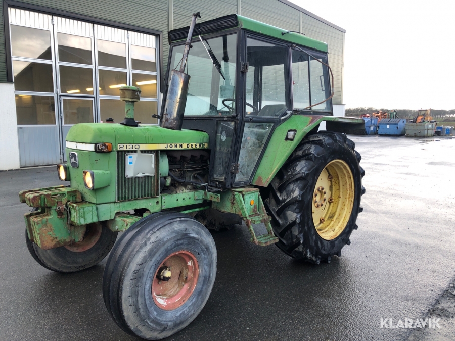 Traktor John Deere 2130
