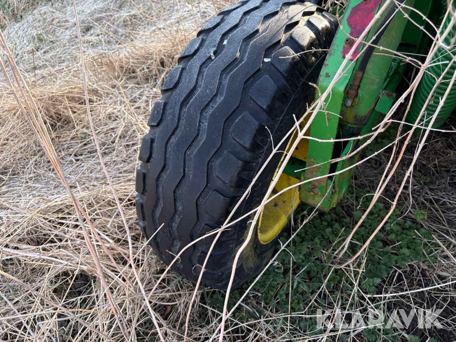 Slåtterkross John Deere 1365