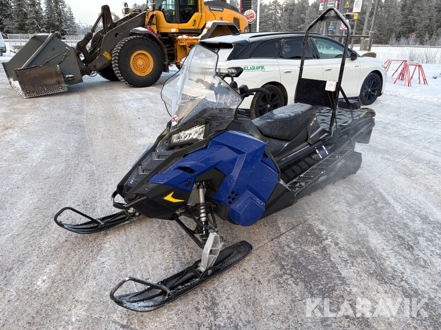 Snöskoter Polaris Titan SP 800