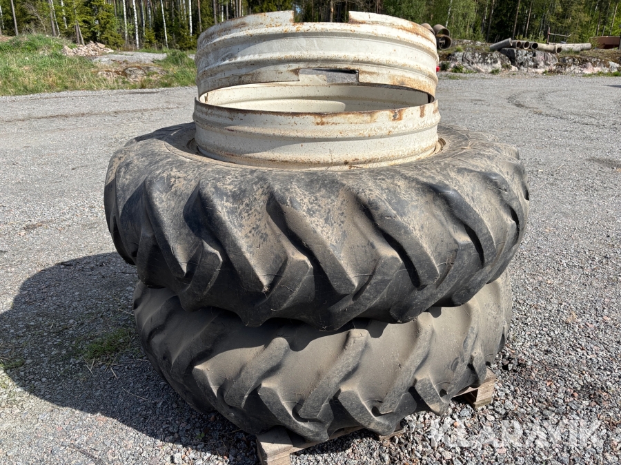 Dubbelmontage Goodyear 18.4-38
