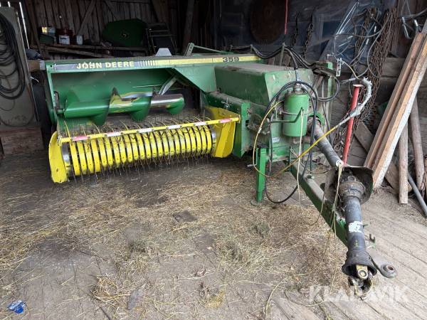 Småbalspress John Deere 359