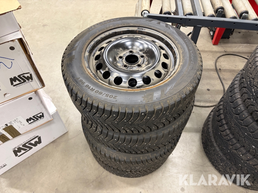 Däck & fälgar Kumho WI31 205/60R16