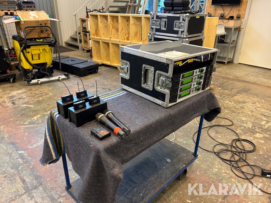 Trådlösa mikrofoner AKG DSR 700 8ch